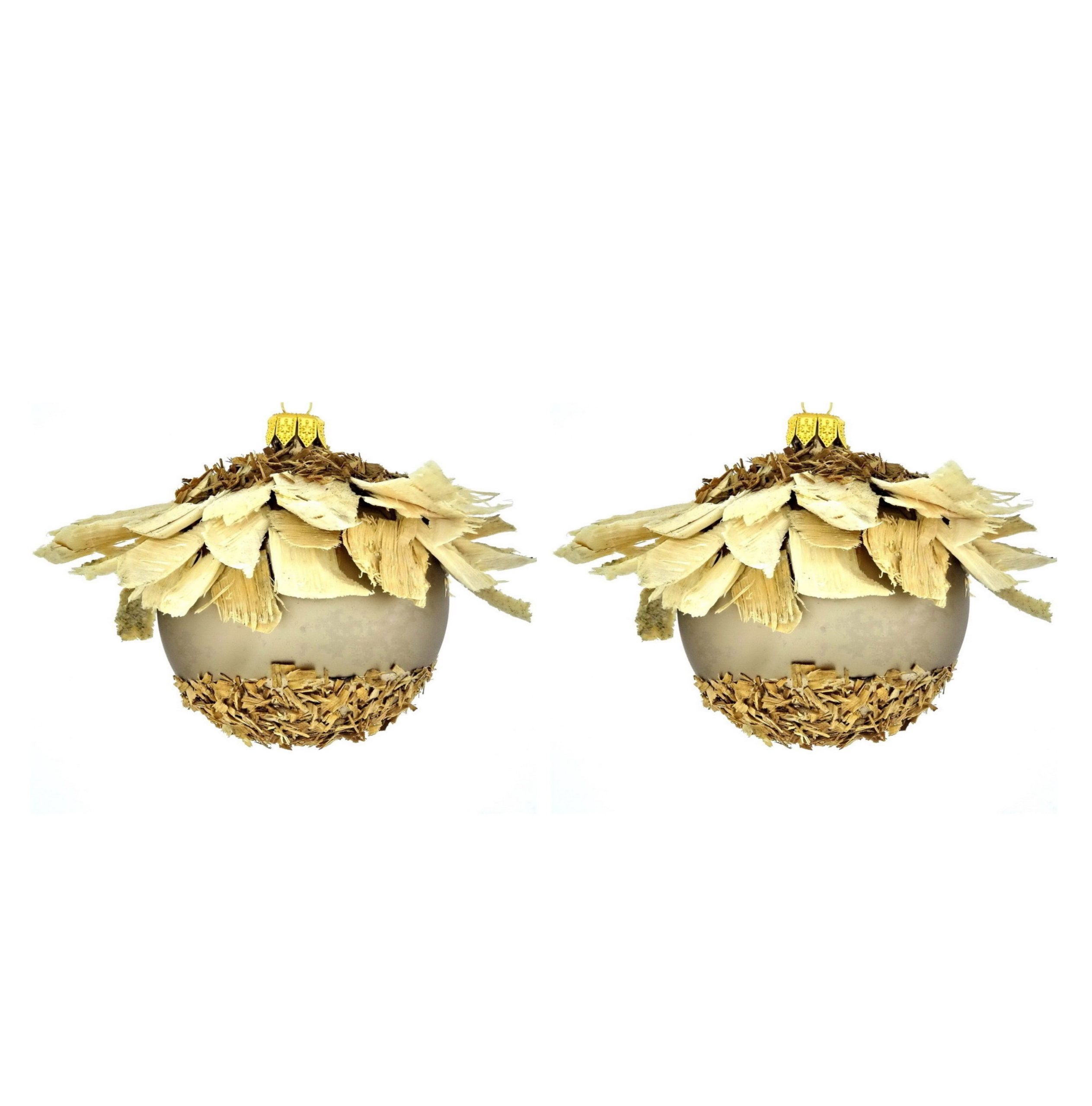 Dagmara kerstbal – beige – glas – set van 2 – met houtkrullen decorati