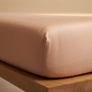 Coco & Cici – TENCEL – Twill Hoeslaken Peach – 160x200x30 Coco & Cici – TENCEL – Twill Hoeslaken Peach – 160x200x30