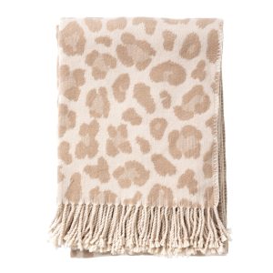 JOLIE – Plaid 140×180 cm – Pumice Stone – beige – panter dessin – fran JOLIE – Plaid 140×180 cm – Pumice Stone – beige – panter dessin – fran