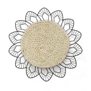 Art for the Home Metal Art – Bloem met rotan – diameter 47cm Art for the Home Metal Art – Bloem met rotan – diameter 47cm