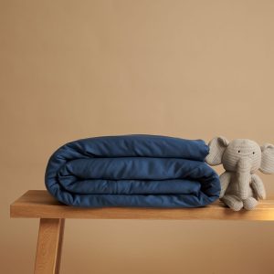 Coco & Cici – Kids – TENCEL Sateen Dekbedovertrek Donker Blauw – 100×1 Coco & Cici – Kids – TENCEL Sateen Dekbedovertrek Donker Blauw – 100×1