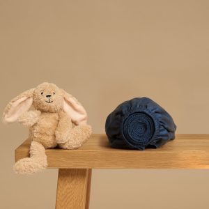 Coco & Cici – Kids – Hoeslaken TENCEL Sateen Donker Blauw – 70x145x15 Coco & Cici – Kids – Hoeslaken TENCEL Sateen Donker Blauw – 70x145x15