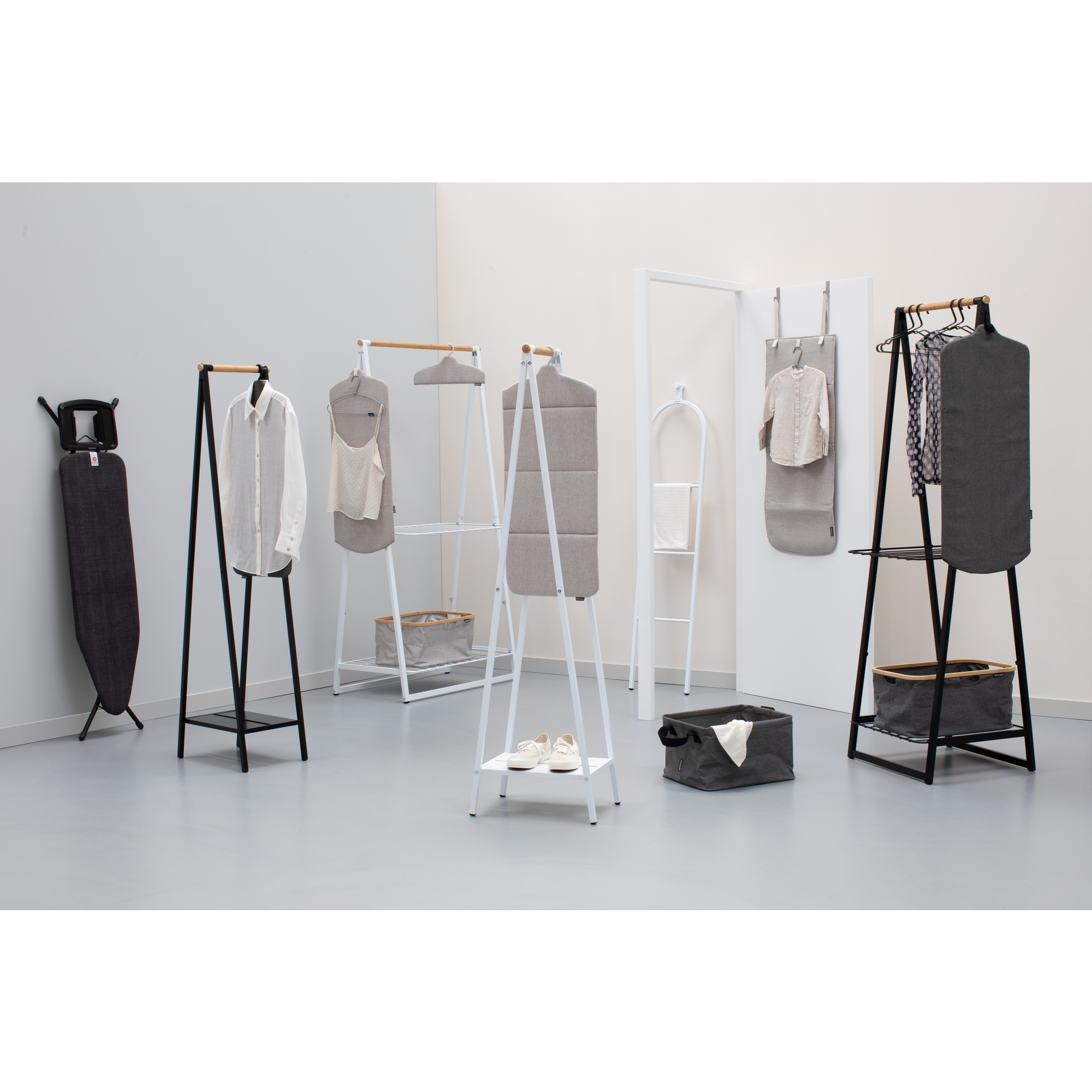 Brabantia Strijkplank B, 124x38 cm, solide strijkerhouder - Denim Blac