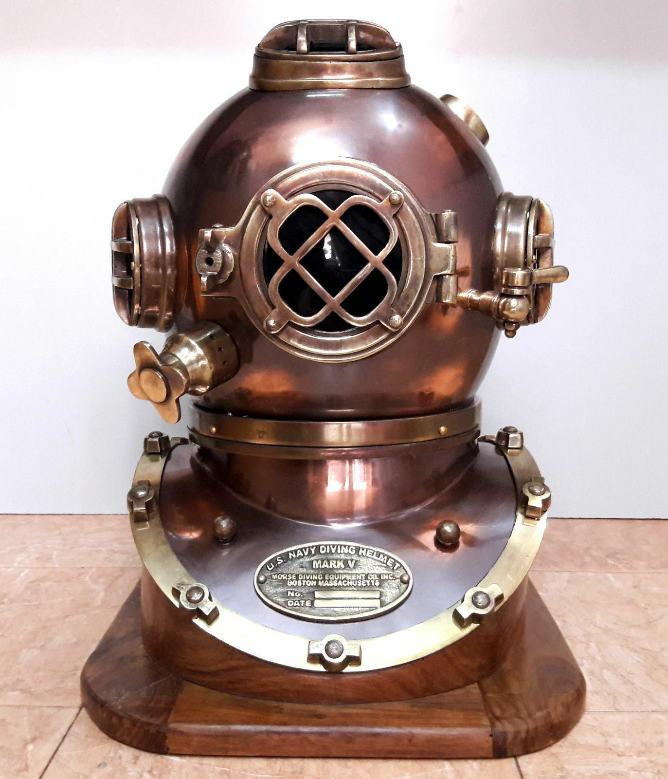 Duikershelm Vintage Mark V Duikhelm met houten plateau