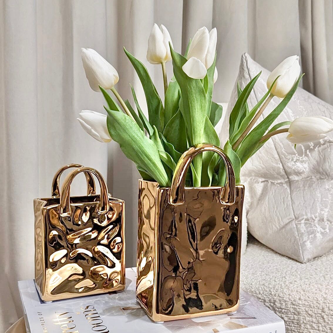 GoldLuxe – Gouden Handtas Vaas Voor Stijlvolle Home Decor